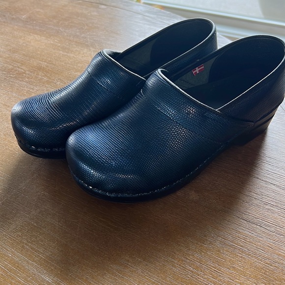Sanita clogs size 40 Navy. Danish design signature. Nursing clog - Picture 2 of 7